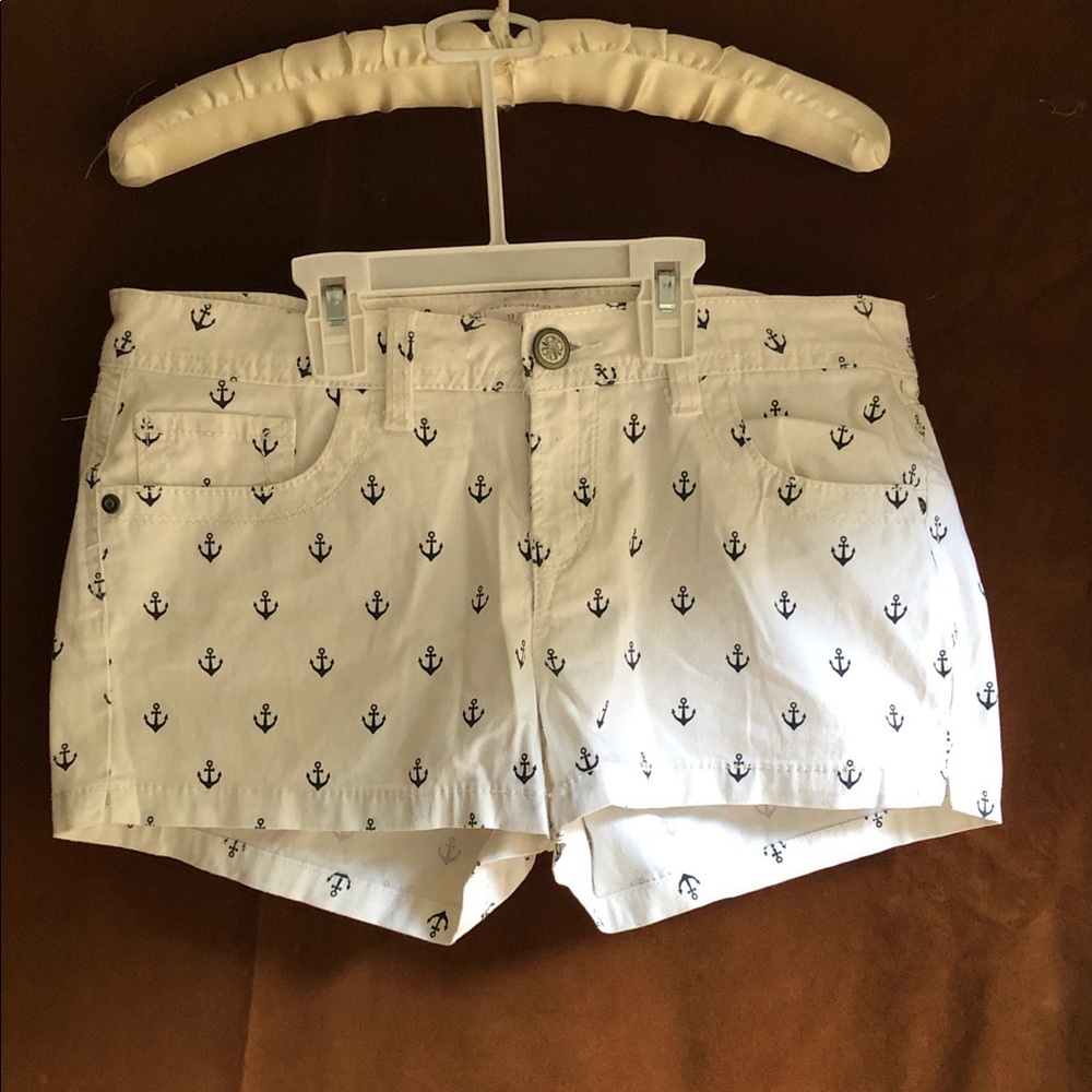 White Anchor Print Women’s Shorts